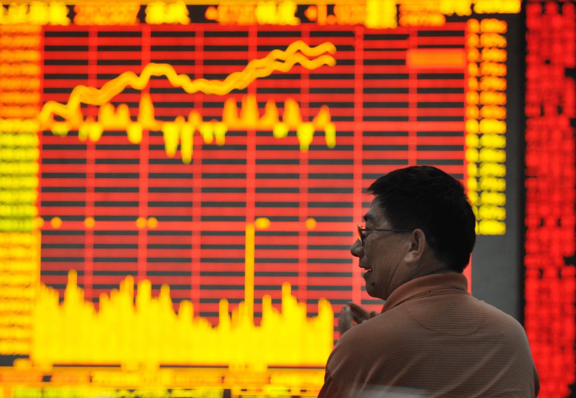 成人免费的性色视频播放 丰满国模蹲下撒尿